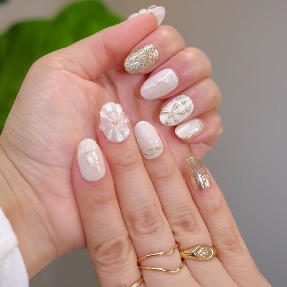 tipsy | Handmade Press On Nails | Squoval Short | Ivory Luxe | Off-White - Picture 4 of 14